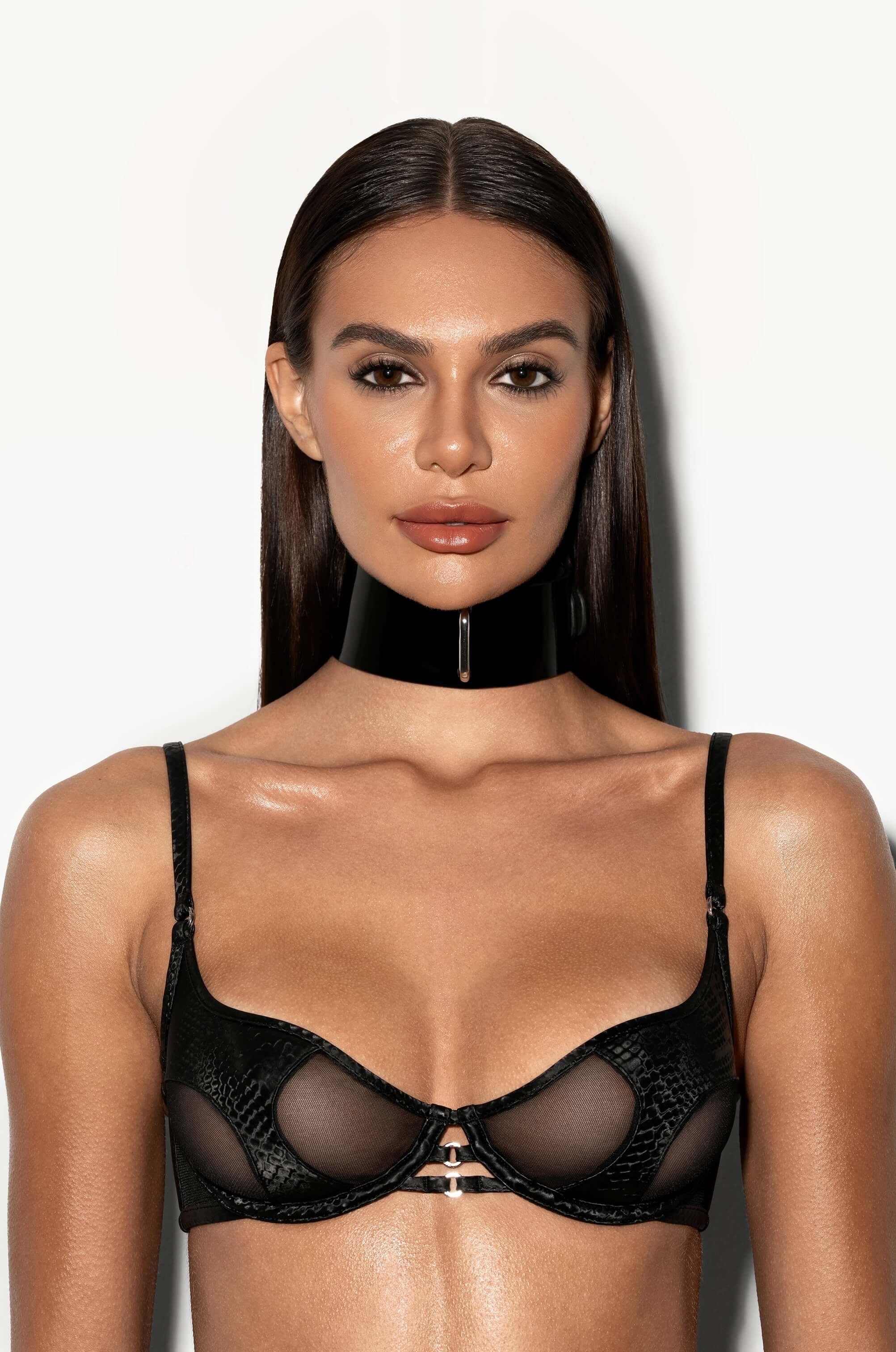 Keira Fixation with Bracelets - Image 5